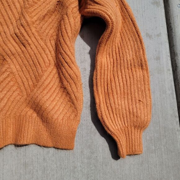 NWT Heartloom Crew Neck Balloon Sleeve Sweater - Picture 3 of 9